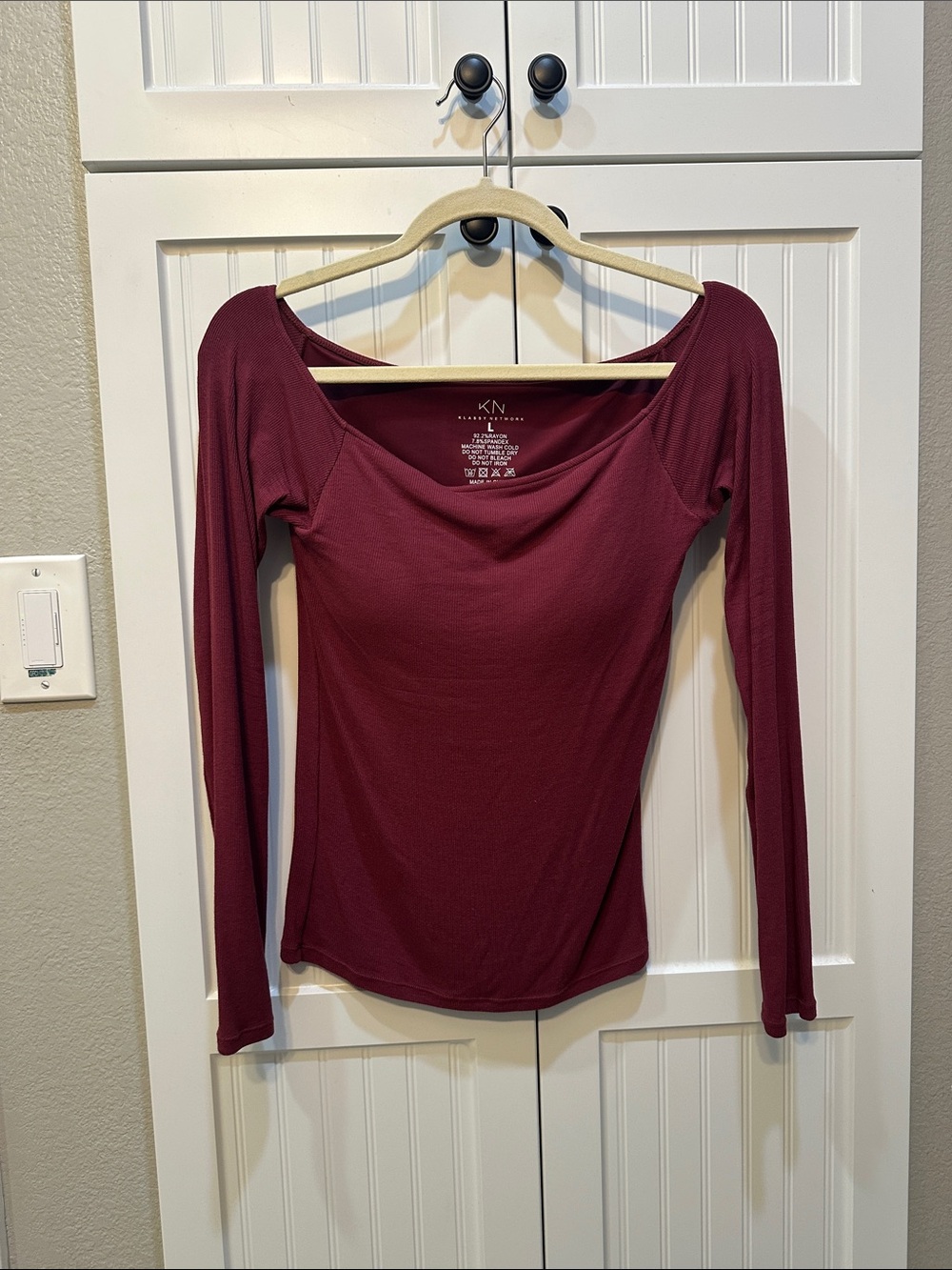 Klassy Network Maroon Long Sleeve Scoop Neck/Off the Shoulder Top (Size Large)
